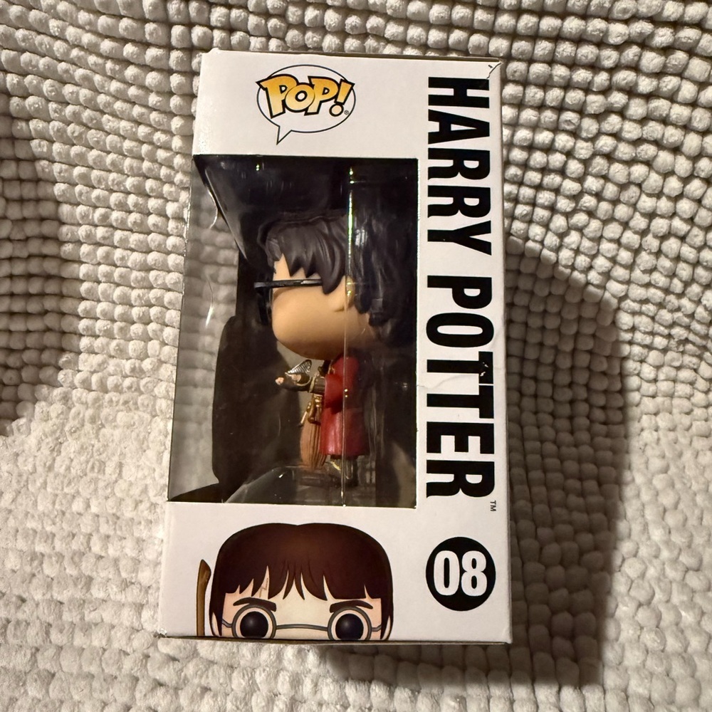Funko Harry Potter Figure with Red Robe - Picture 2 of 4